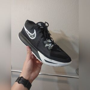 Nike Kyrie Irving Flytrap 6 Black and White Sneakers